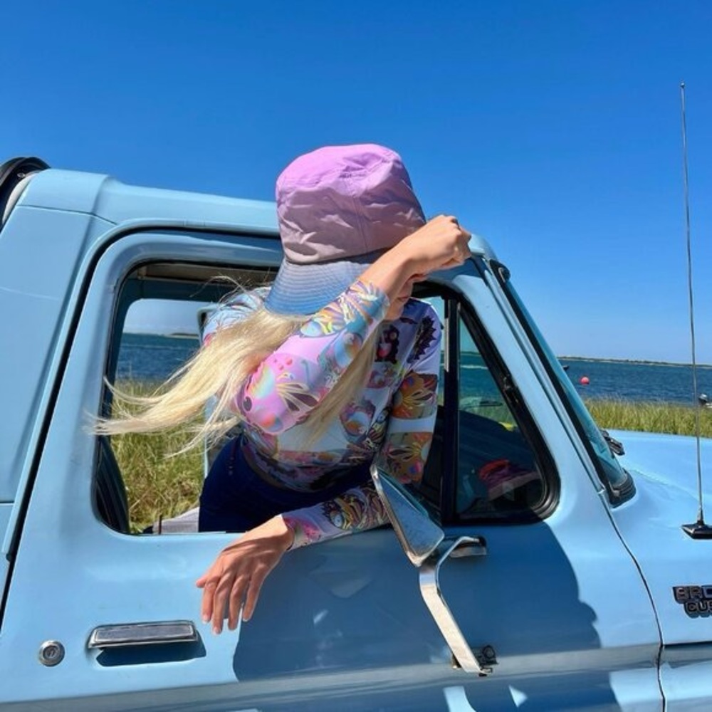 Cynthia Rowley pastel ombre blue pink sunset bucket hat - Picture 7 of 7
